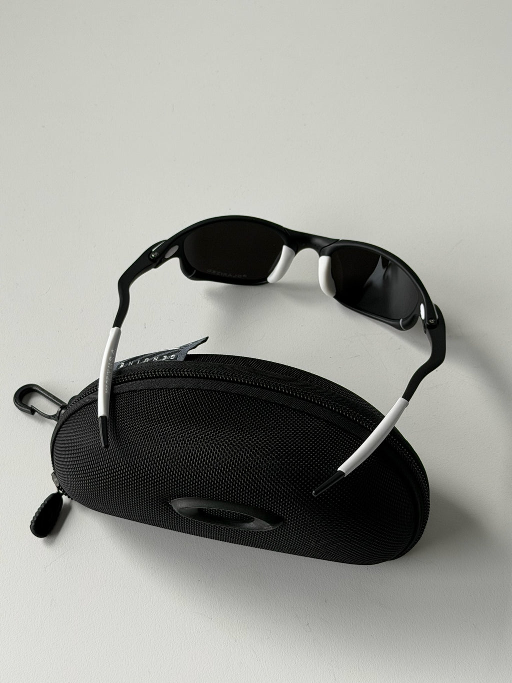 Vintage Oakley Juliet 2.0 – Black Frame / Silver Mirror Lens