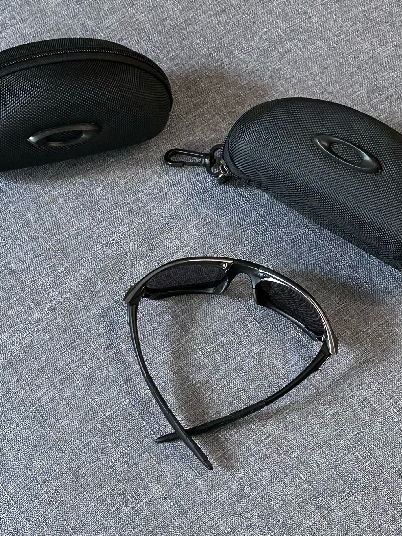 Vintage Oakley Sunglasses: Charcoal Frame, Smoky Silver Lenses with Case