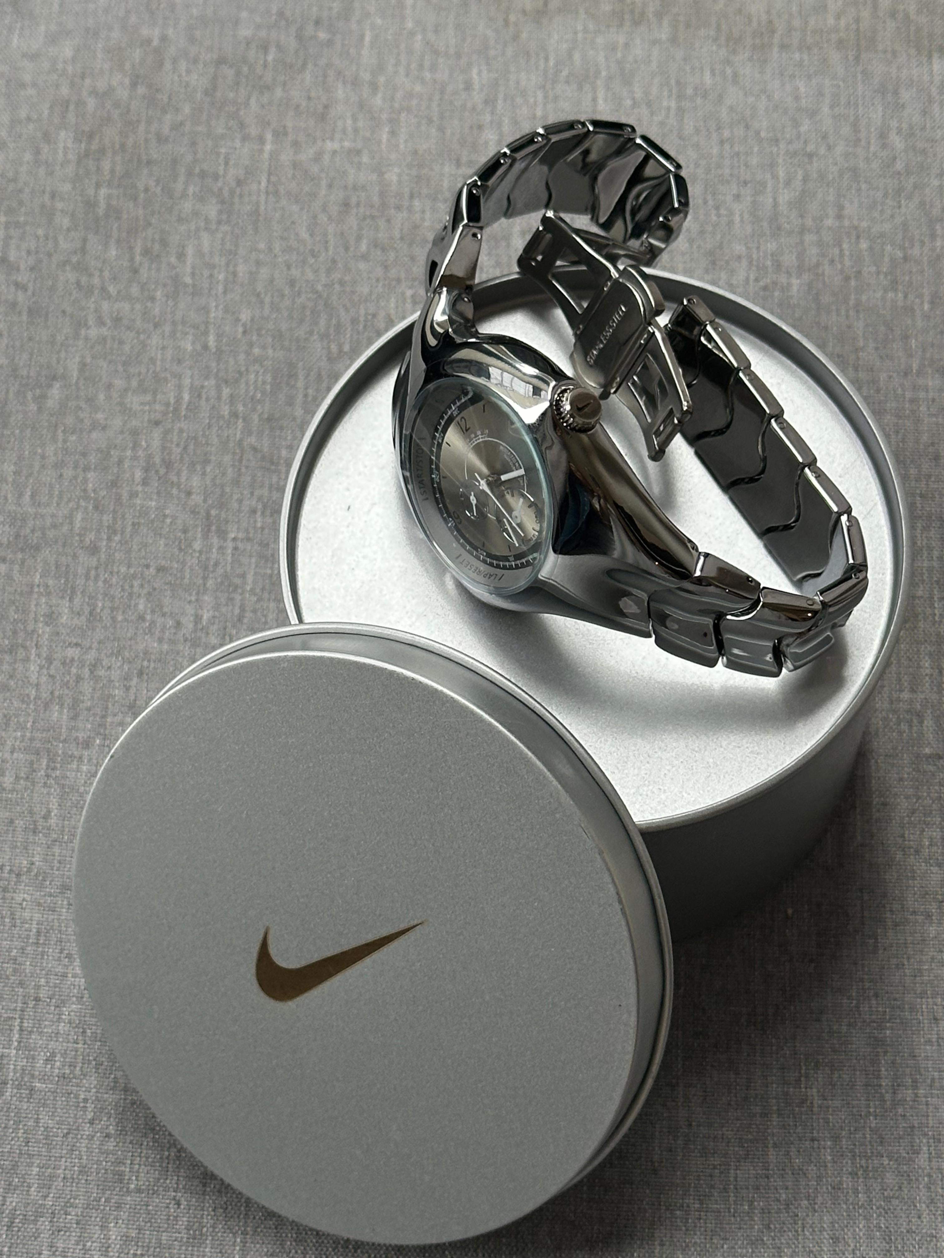 【Rare】00s old Nike 時計 TRIAX watch silver Nike Triax Chronograph Watch Silver on silver dial – Vintage