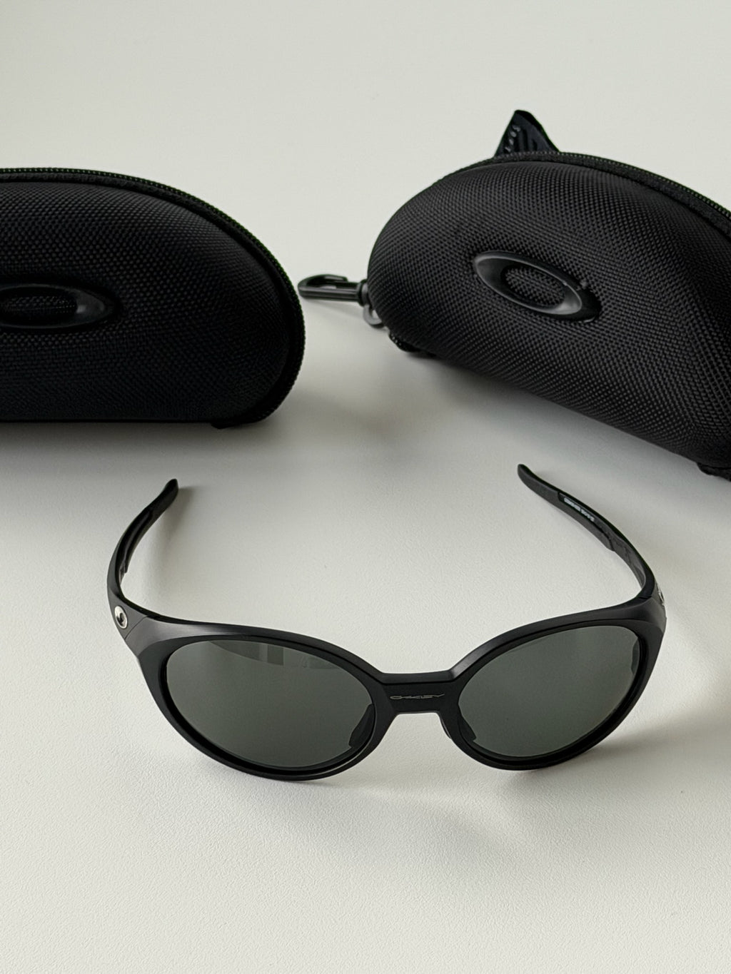 Oakley Eye Jacket Sunglasses – Matte Black Frame / Black Lens | Vintage Y2K Wraparound Shades