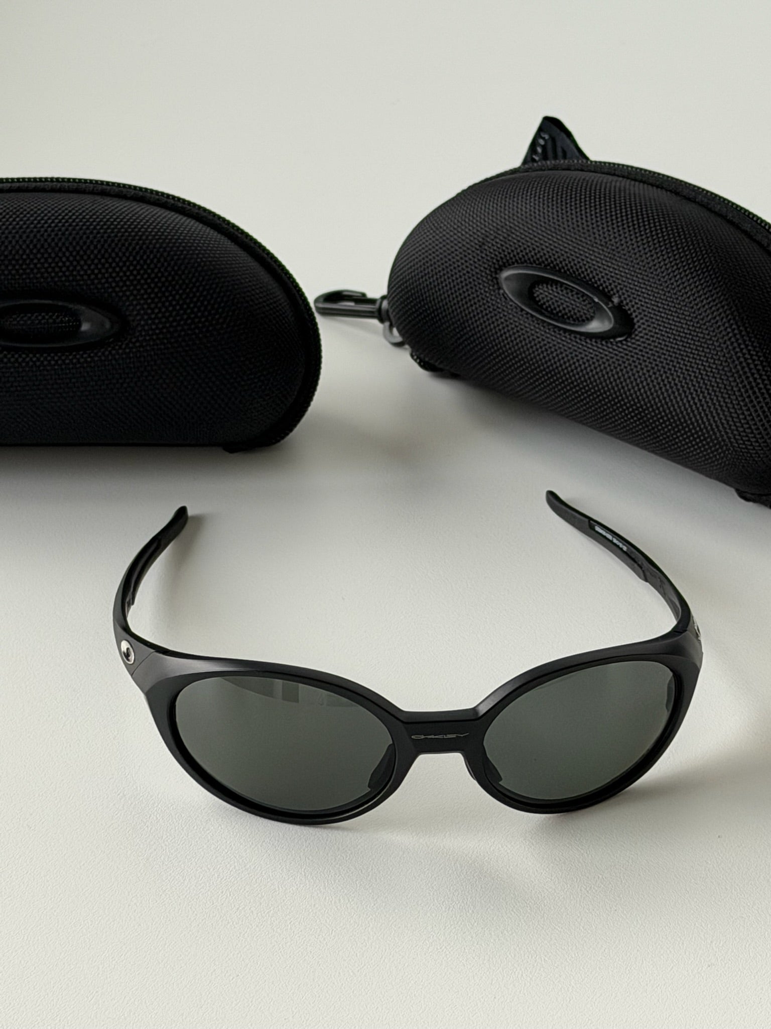 Oakley Eye Jacket Sunglasses – Matte Black Frame / Black Lens | Vintage Y2K Wraparound Shades