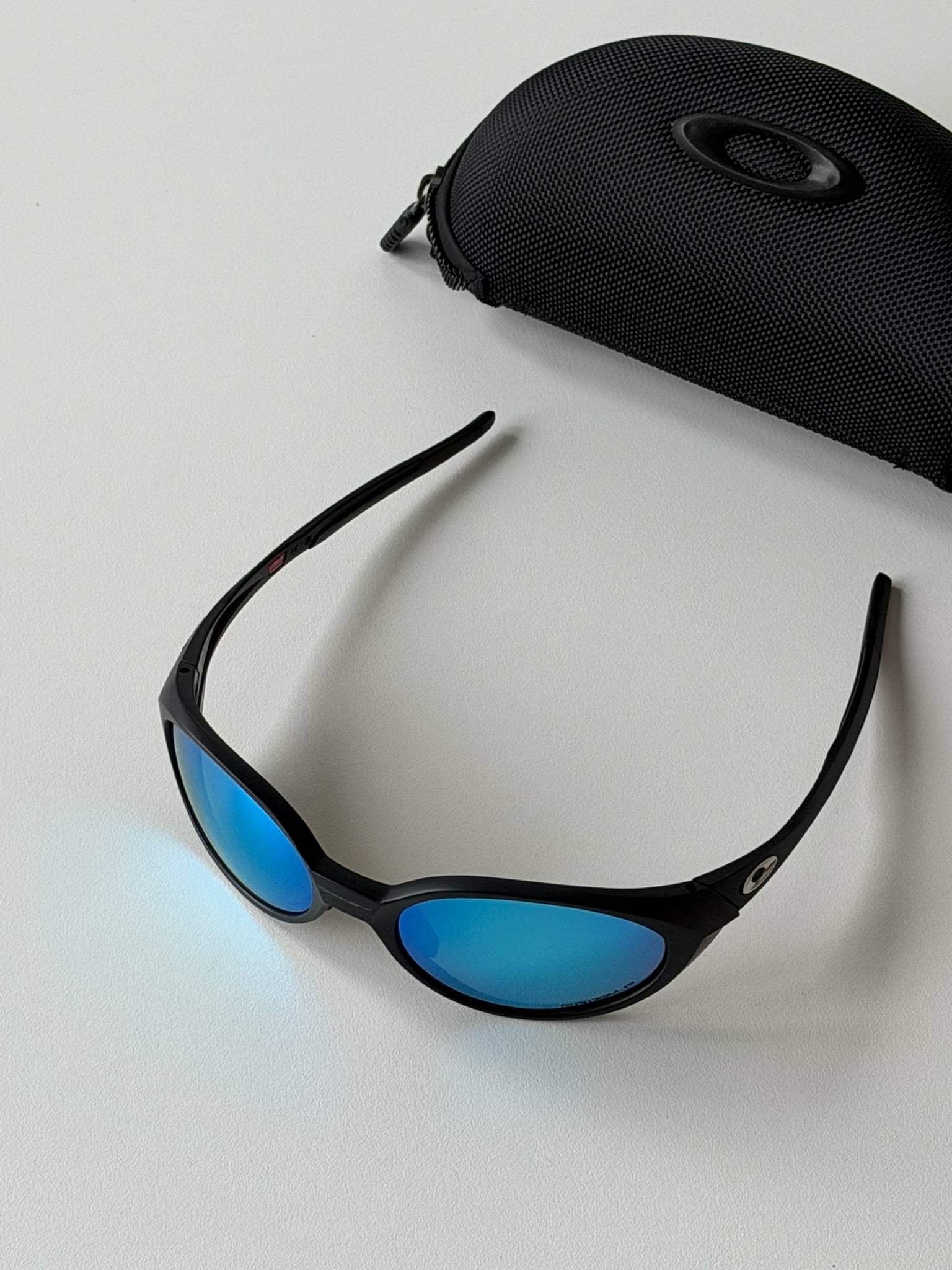 Oakley Eye Jacket Sunglasses – Black Frame / Ocean Blue Lens | Y2K Wraparound Sports Shades