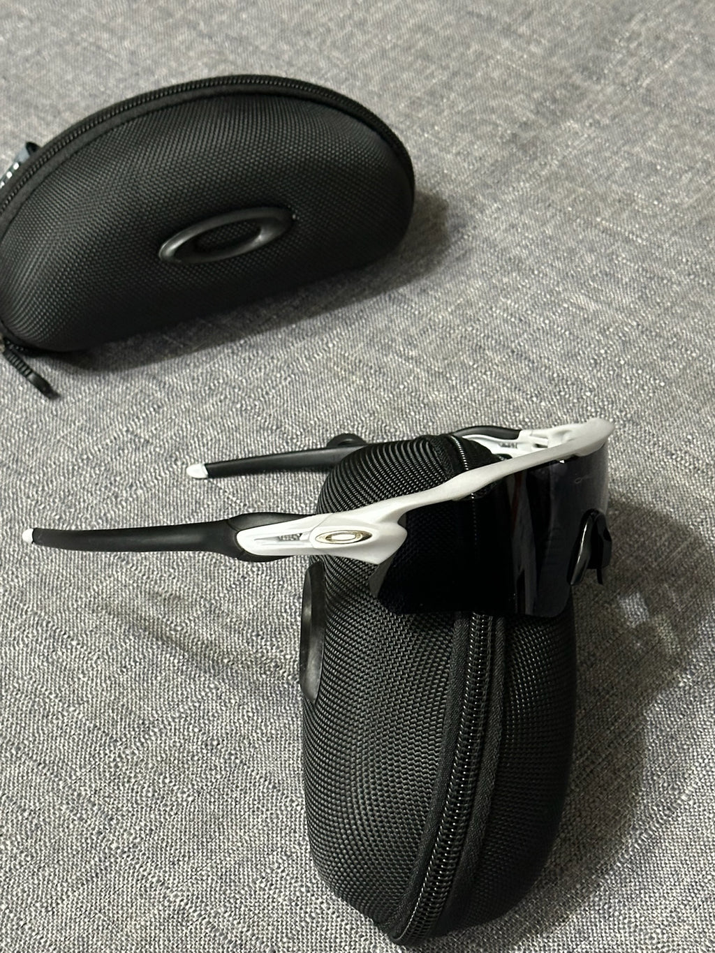 Oakley Performance Shield Sunglasses – Stealth Black Lens Sport Wraparound Frame