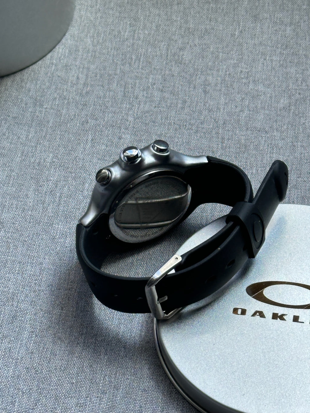 Oakley Chronograph Watch – Yellow Dial with Rubber Strap