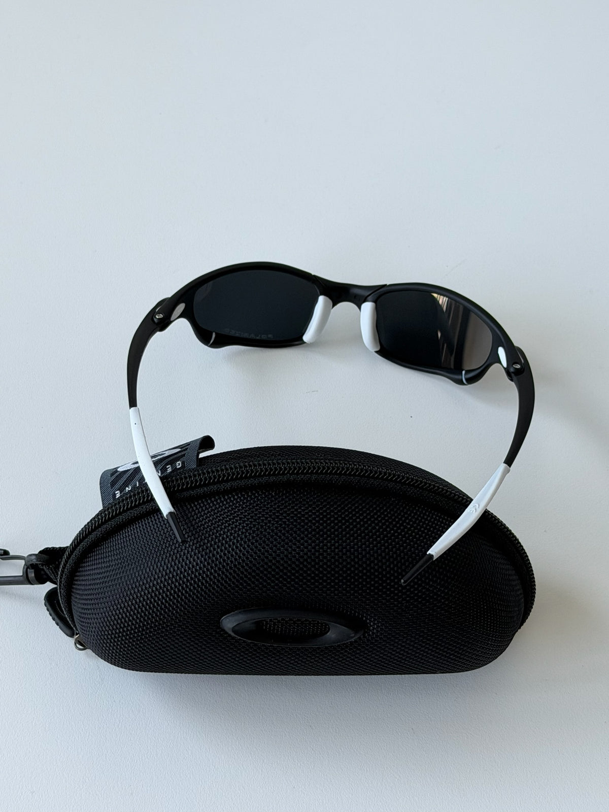 Vintage Oakley Juliet 1.0 – Black Frame / Silver Mirror Lens