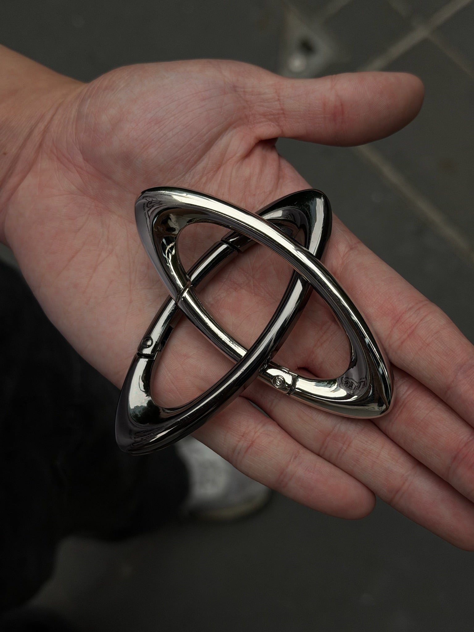 Oakley Inspired Ellipse Heavy Weight Carabiner - Everyday Carry Essential