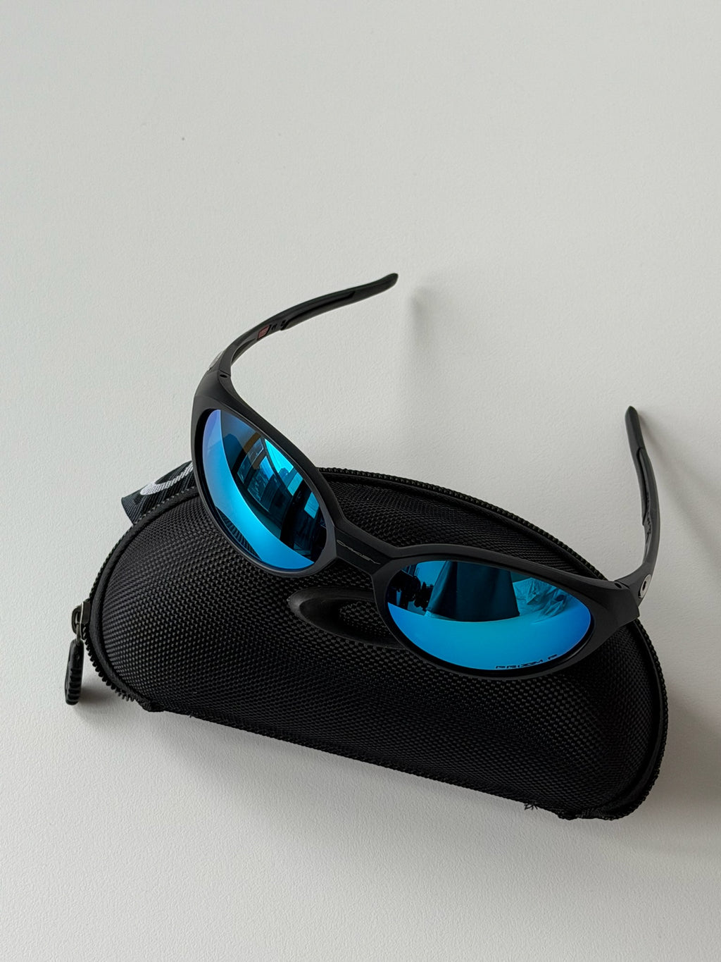 Oakley Eye Jacket Sunglasses – Black Frame / Ocean Blue Lens | Y2K Wraparound Sports Shades