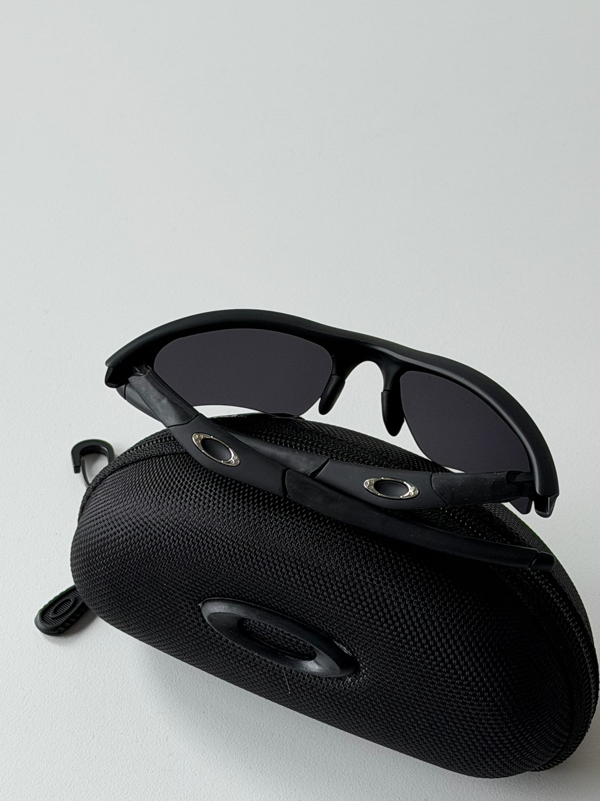 Oakley Half Jacket 1.0 Sunglasses – Black / Blackout Lens