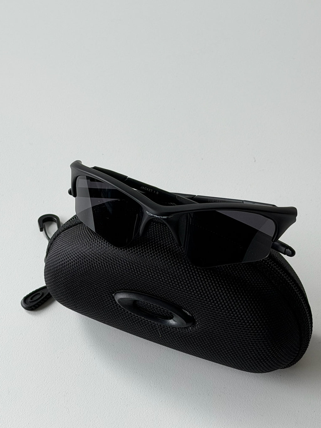 Oakley Half Jacket 1.0 Sunglasses – Black / Blackout Lens
