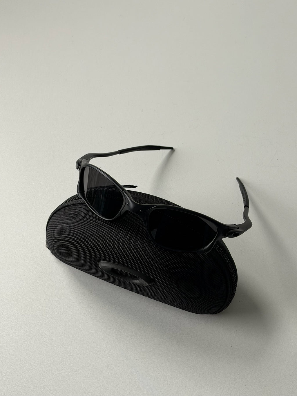 Vintage Oakley Juliet 2.0 – Black Frame / Black Lens