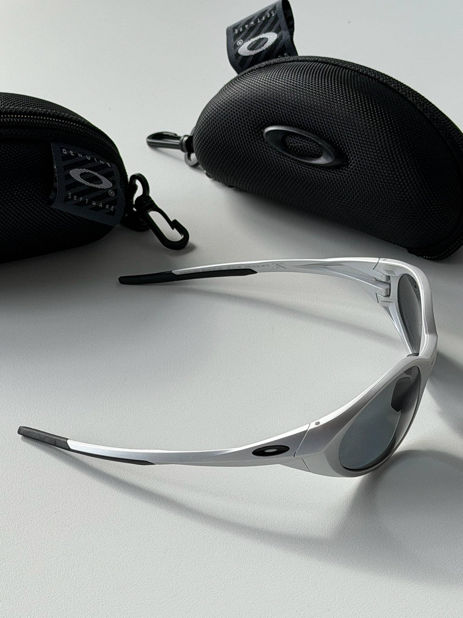 Oakley Eye Jacket Sunglasses – Silver Frame / Black Lens | Y2K Wraparound Sports Shades