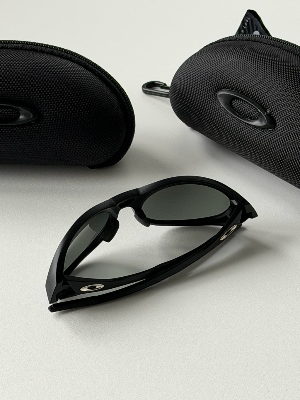 Oakley Eye Jacket Sunglasses – Matte Black Frame / Black Lens | Vintage Y2K Wraparound Shades
