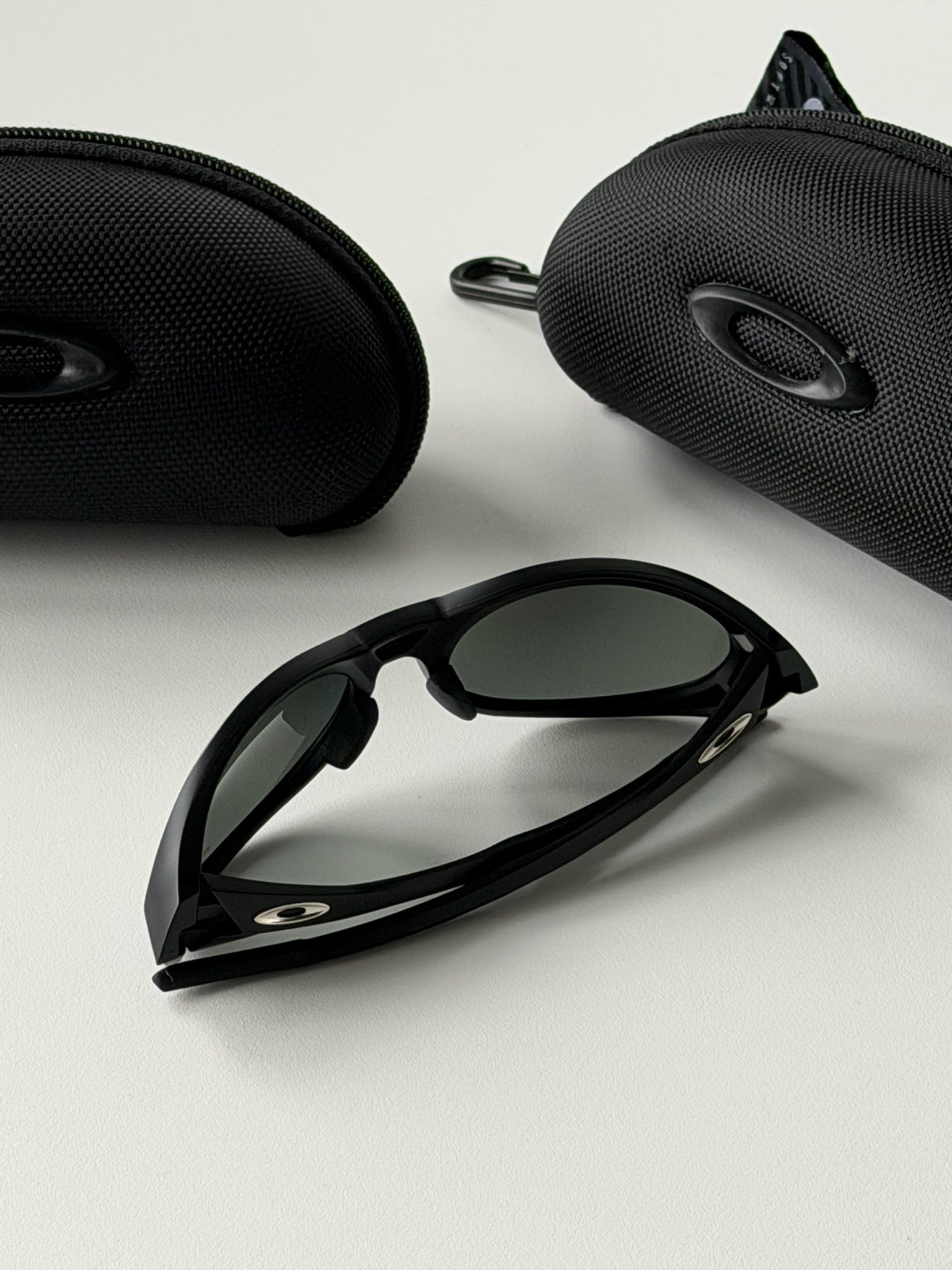 Oakley Eye Jacket Sunglasses – Matte Black Frame / Black Lens | Vintage Y2K Wraparound Shades
