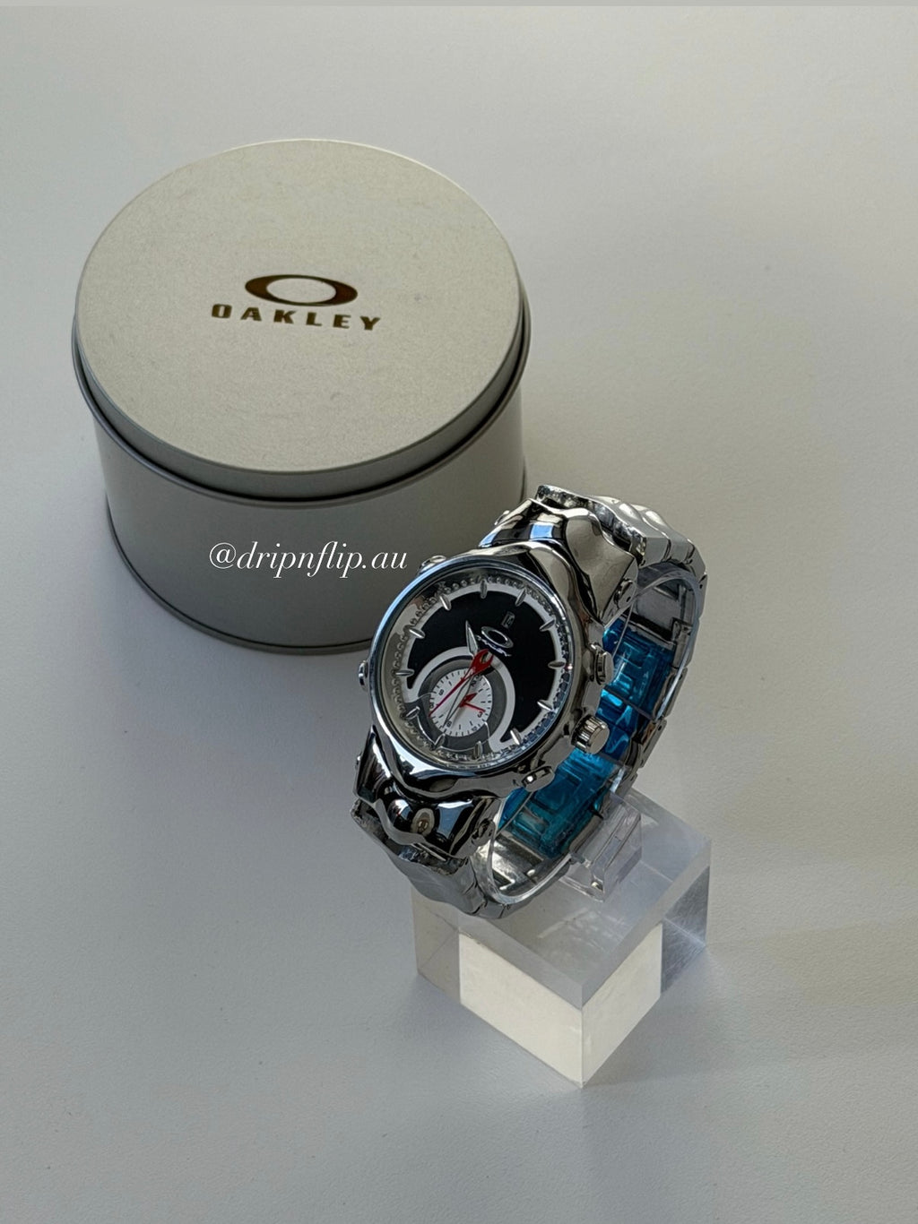 Oakley Judge Watch – Gloss Silver / Black Dial