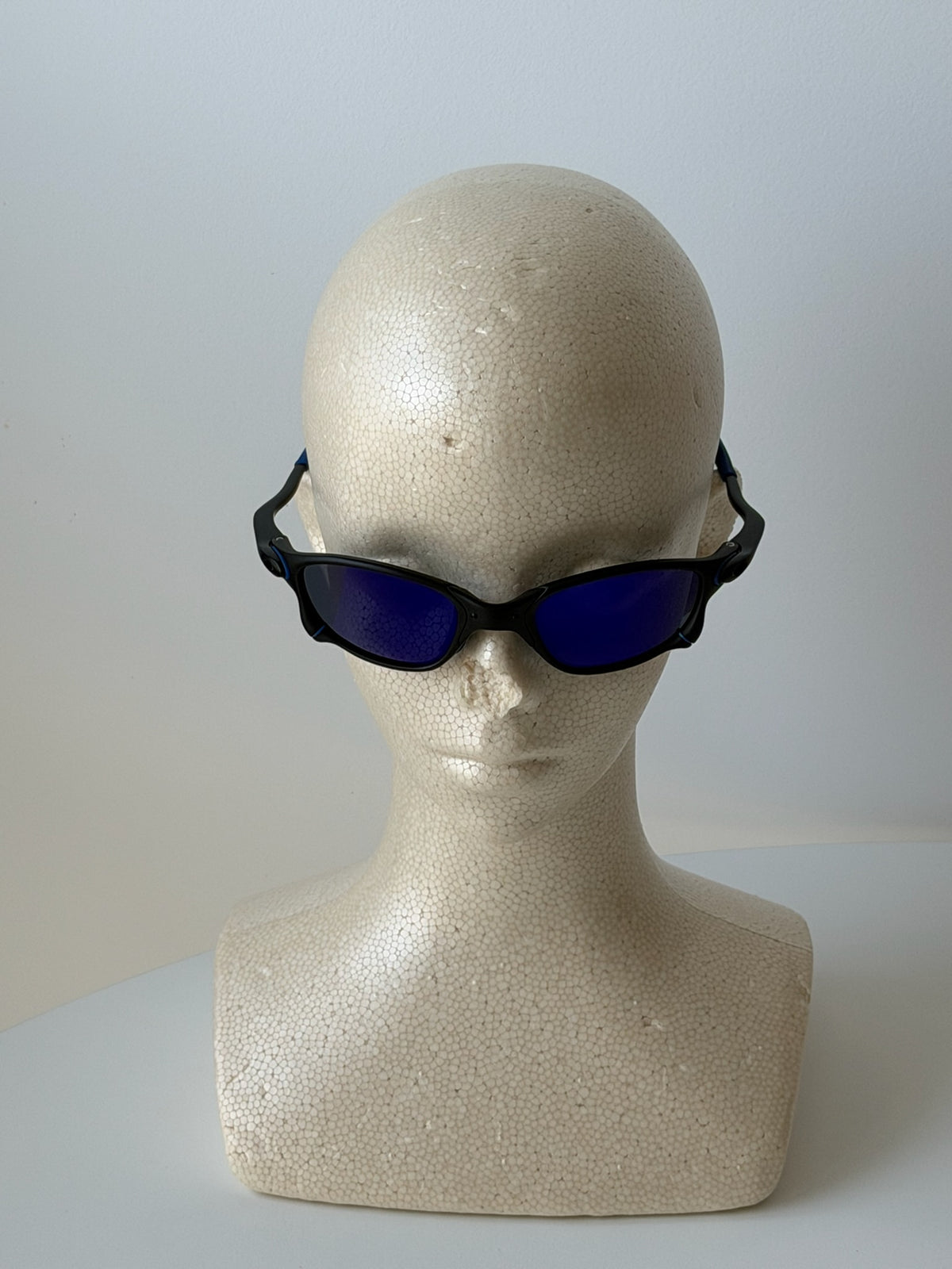 Vintage Oakley Juliet 2.0 – Black & Blue Frame / Deep Blue Mirror Lens