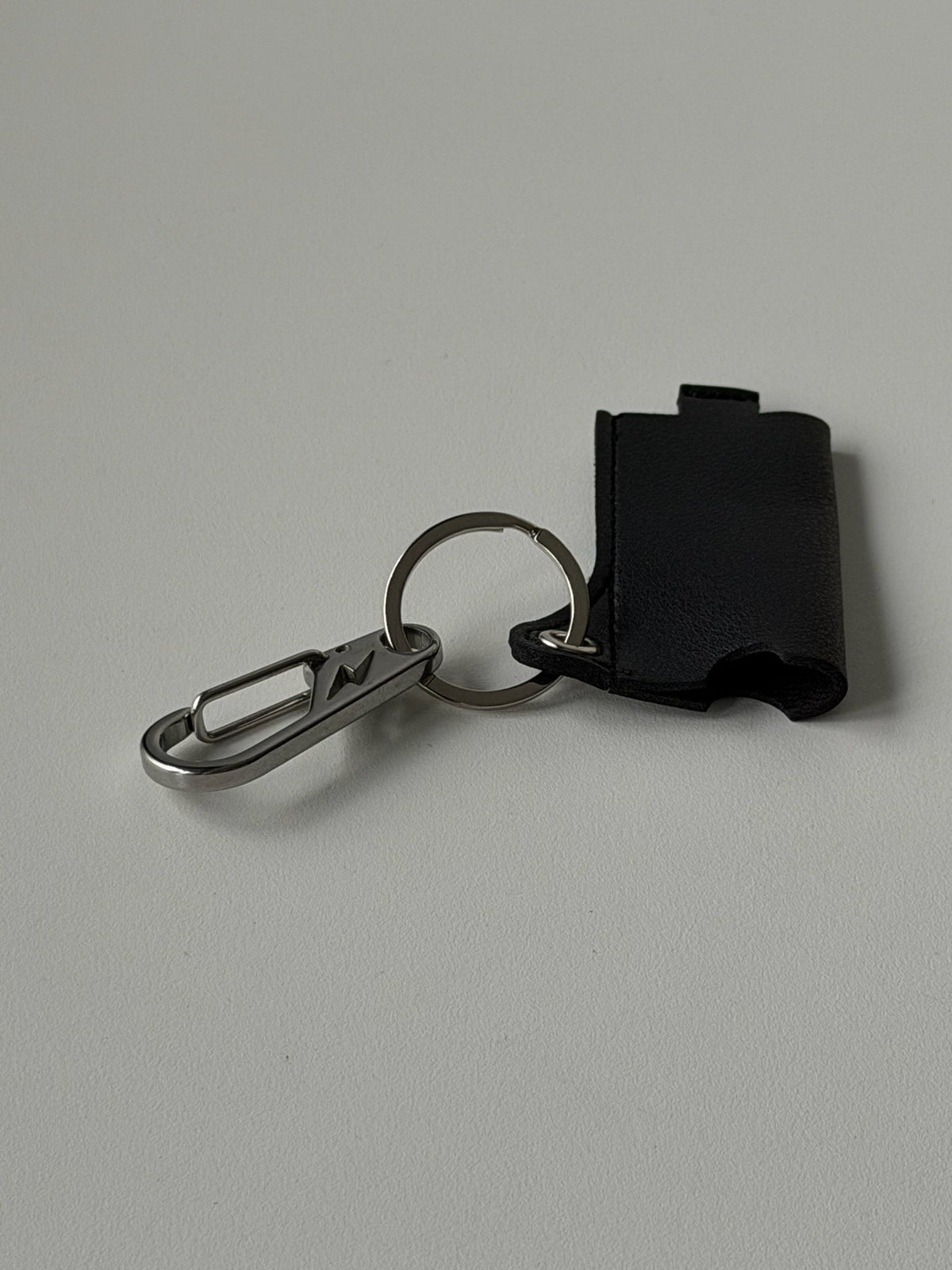 Black Leather Lighter Holder Keychain – Industrial Metal Clip Utility Accessory