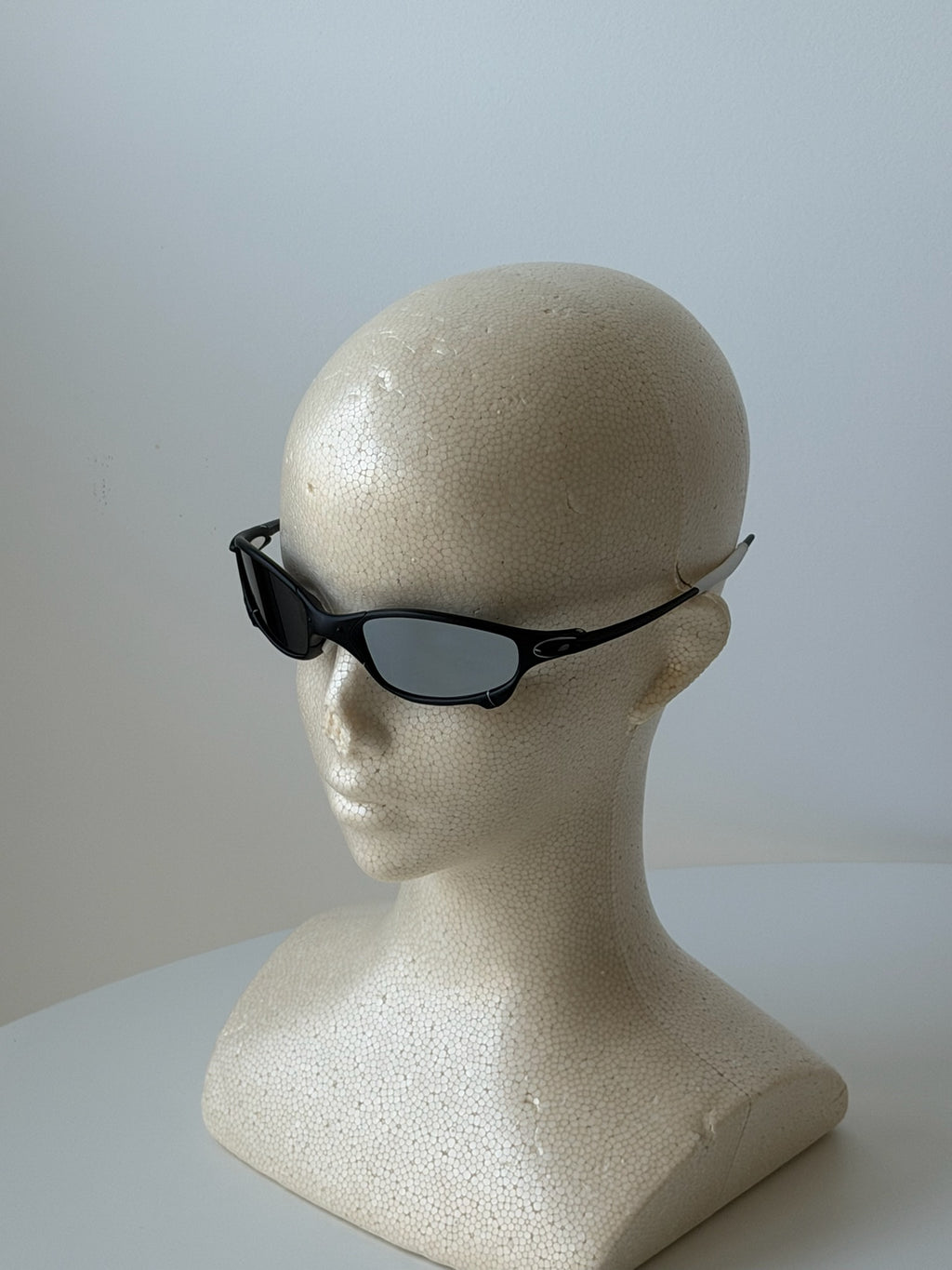Vintage Oakley Juliet 1.0 – Black Frame / Silver Mirror Lens