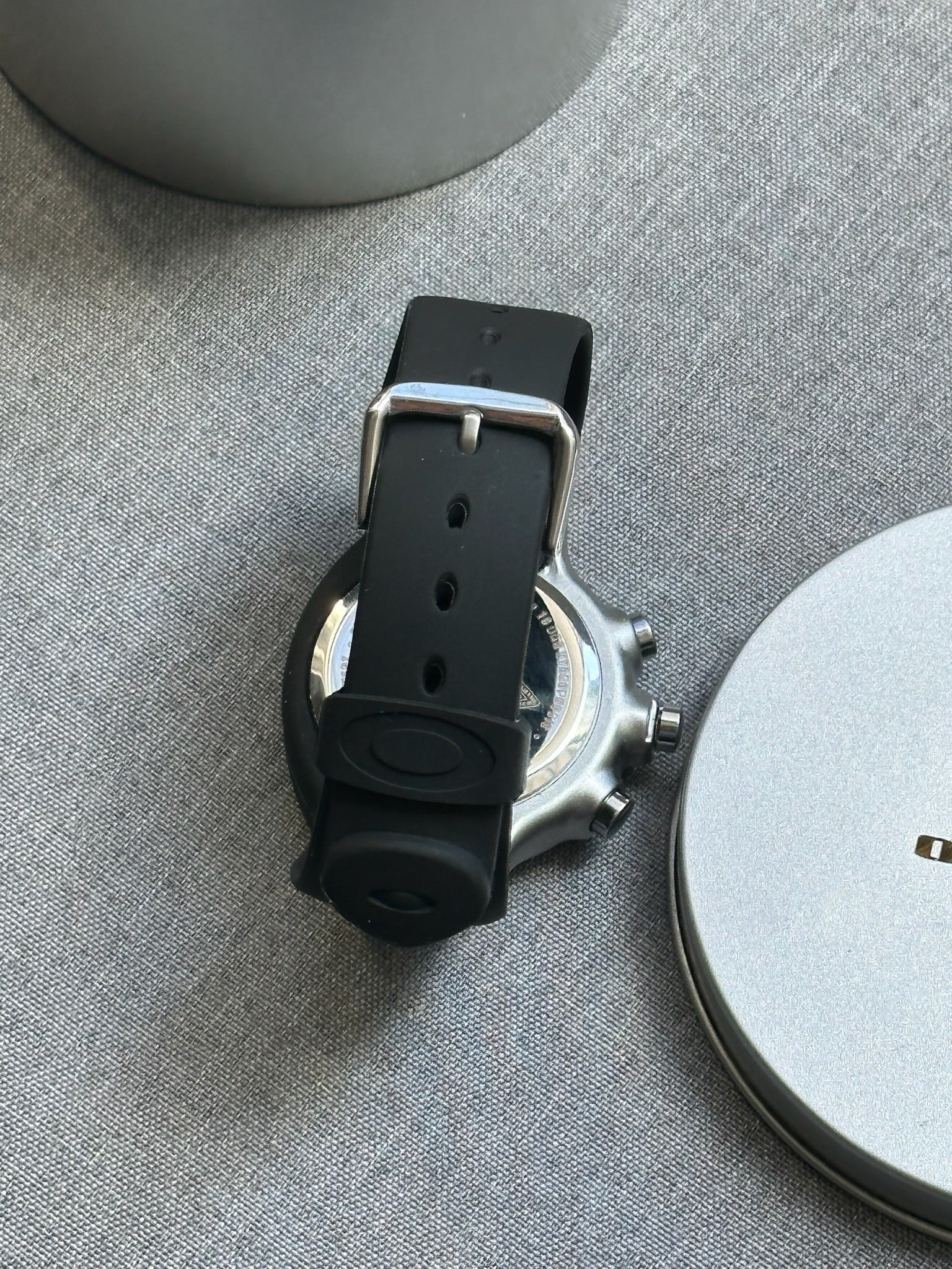 Oakley Chronograph Watch – Red Dial with Rubber Strap