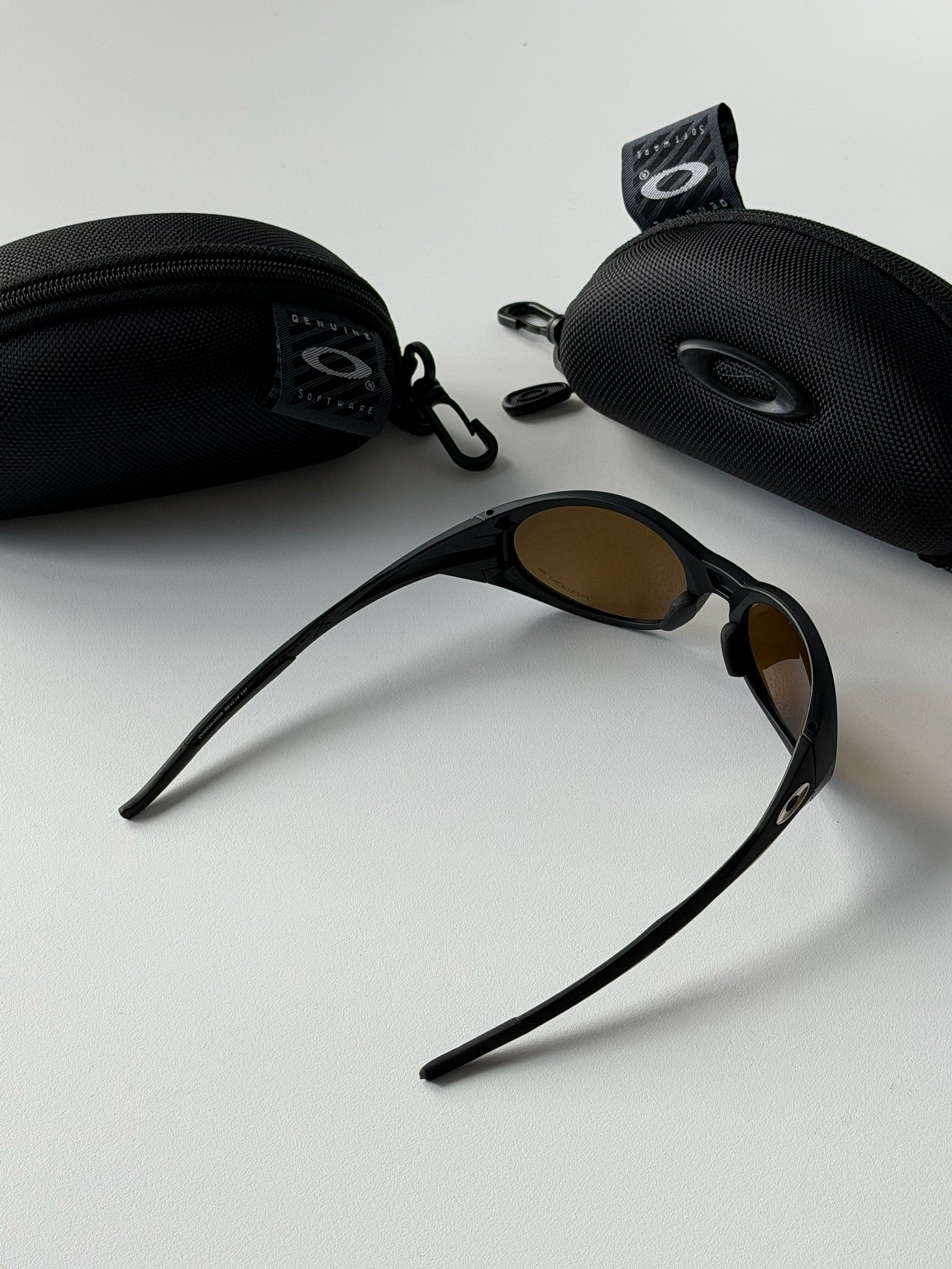 Oakley Eye Jacket Sunglasses – Matte Black Frame / Gold Mirror Lens | Vintage Y2K Wraparound Shades