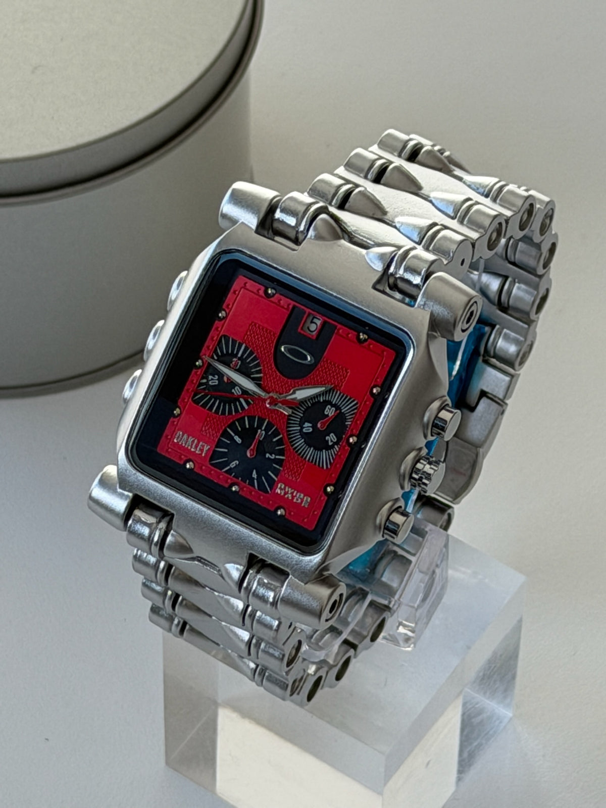 Oakley Minute Machine Watch – Silver / Red Dial