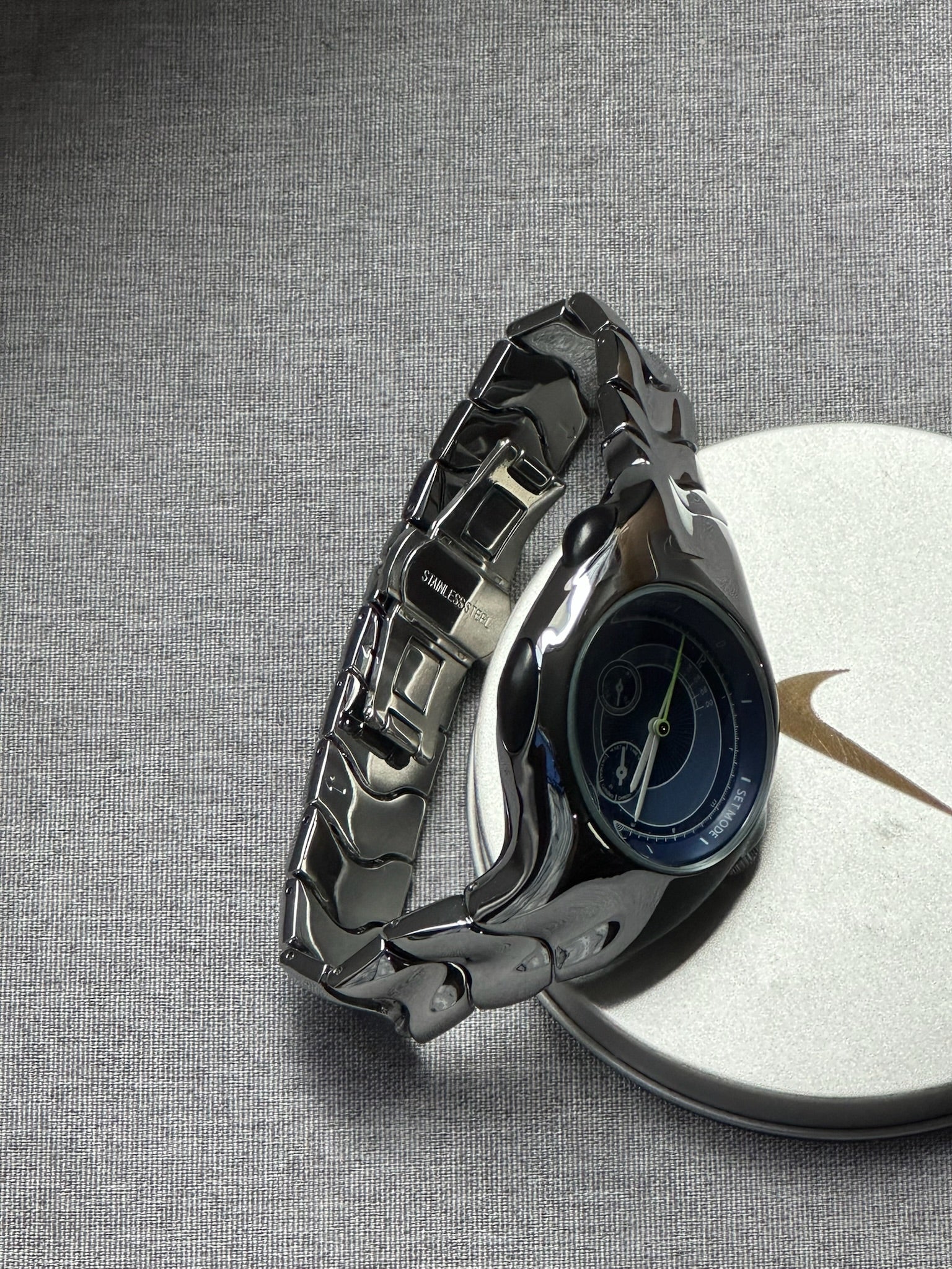 Nike Triax Chronograph Watch Shiny Silver with Light Blue Dial and Green Accents – Vintage Stainless Steel Sports Watch, Rare Collectible Timepiece