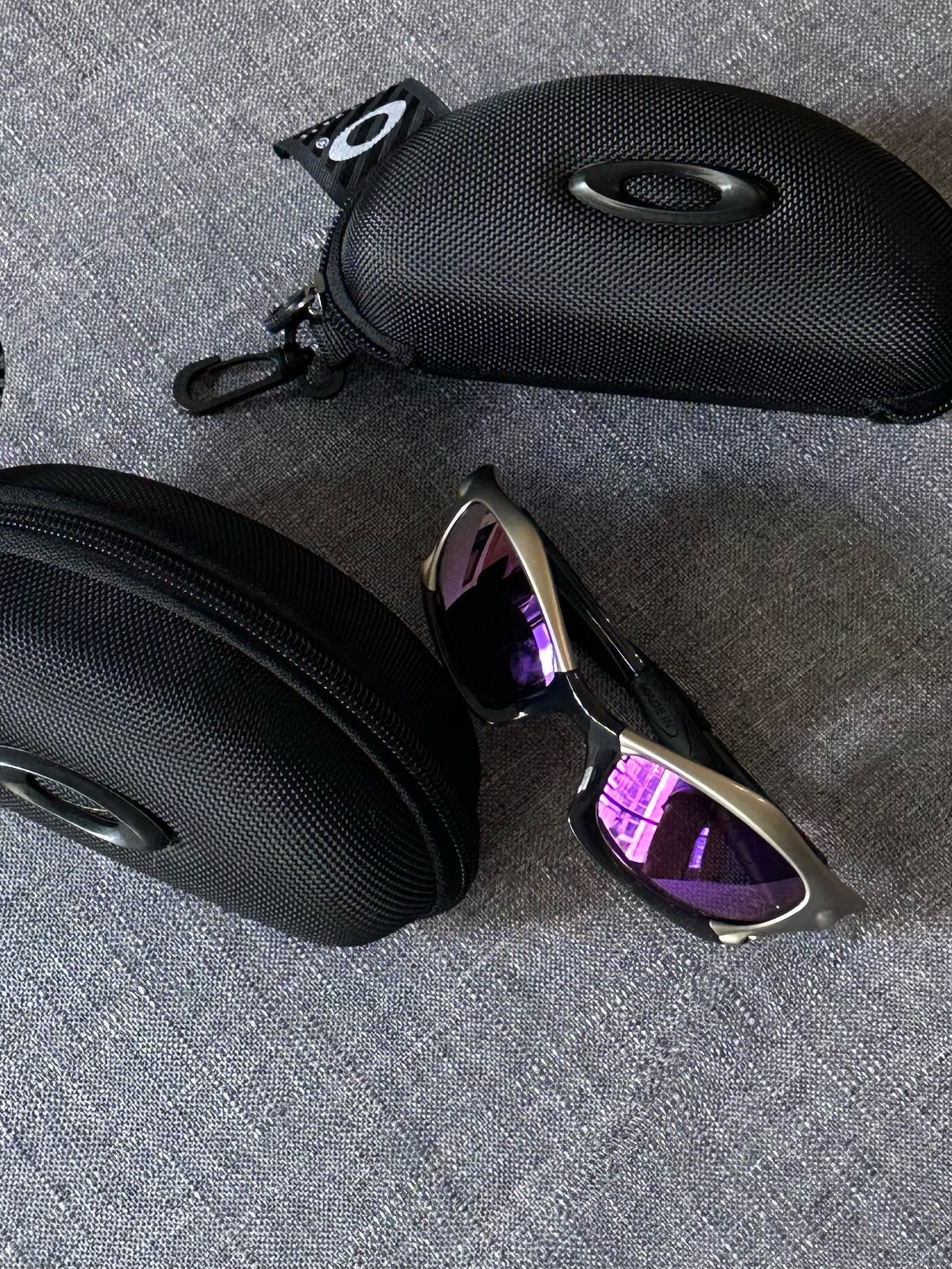 Vintage Oakley Sunglasses: Silver Frame, Purple Lenses with Case