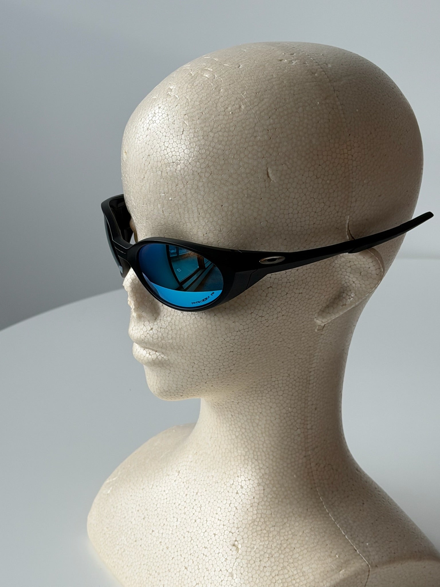 Oakley Eye Jacket Sunglasses – Black Frame / Ocean Blue Lens | Y2K Wraparound Sports Shades
