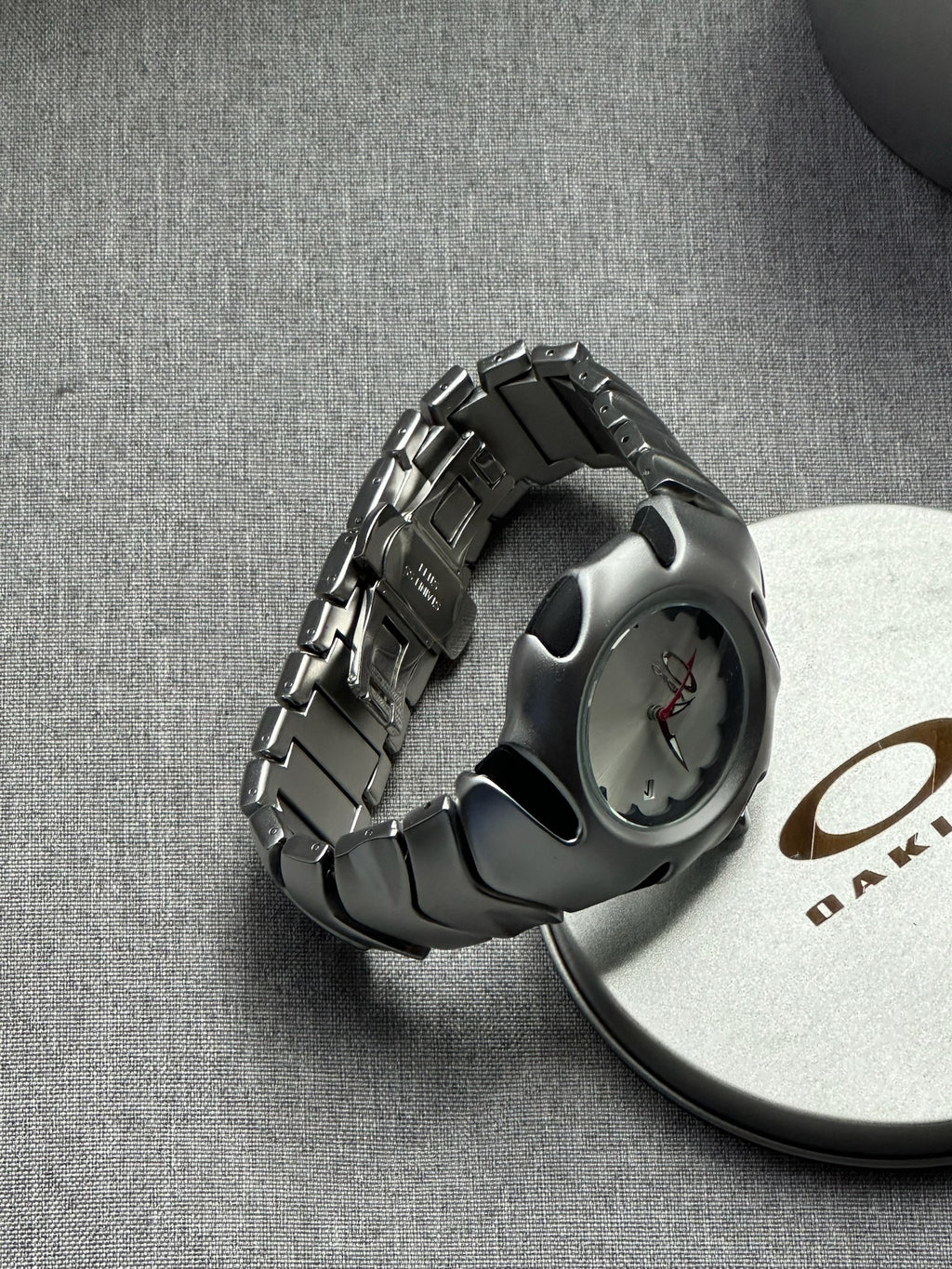 Oakley Blade Watch: Silver Stainless Steel Brushed with White Dial, Swiss Movement