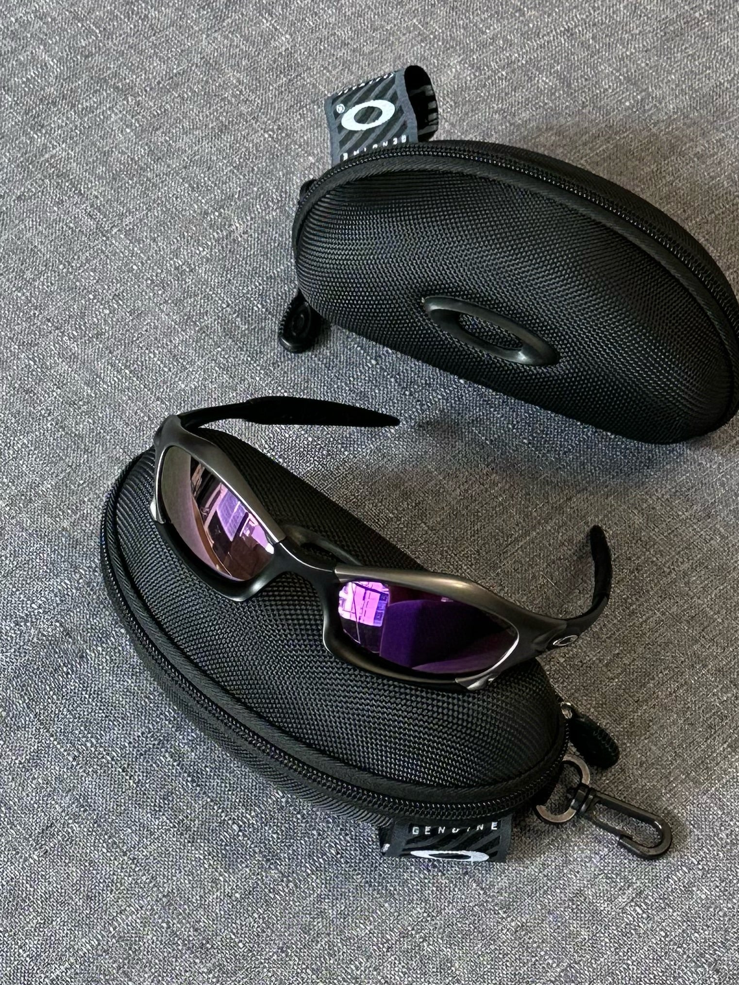 Vintage Oakley Sunglasses: Charcoal Frame, Purple Lenses with Case