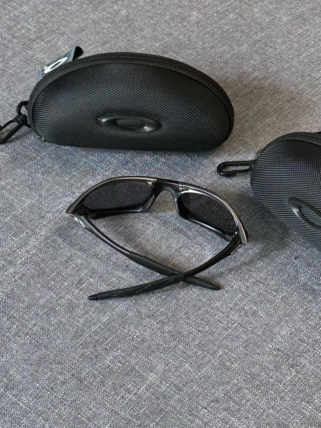 Vintage Oakley Sunglasses: Charcoal Frame, Purple Lenses with Case