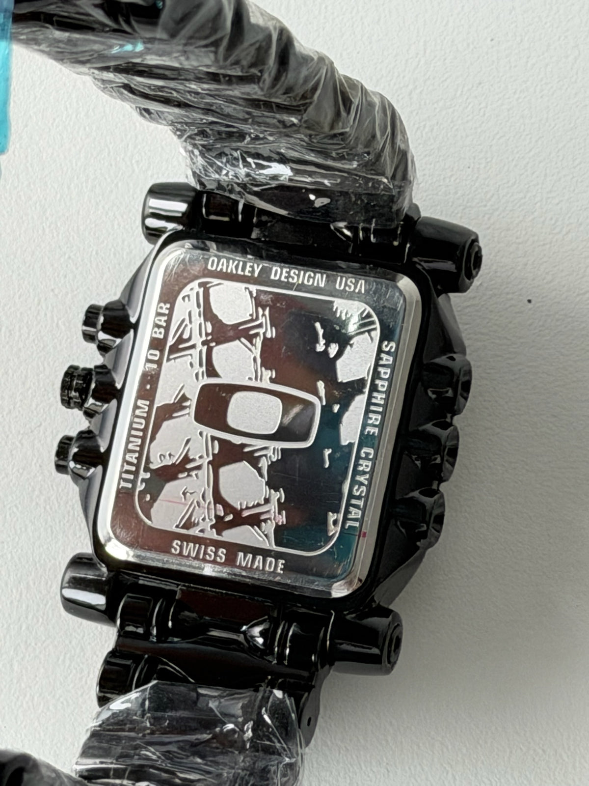 Oakley Minute Machine Watch – Black Bracelet / White Dial
