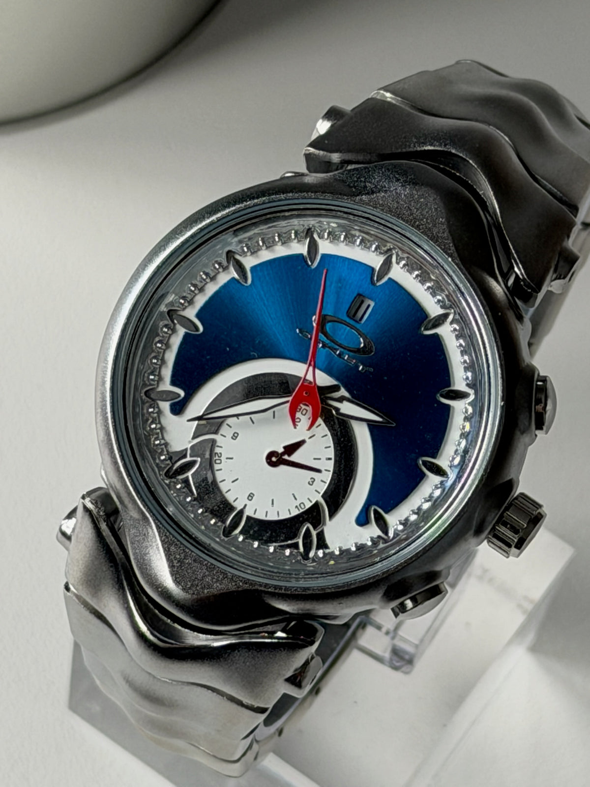 Oakley Judge Watch – Matte Silver / Blue Dial
