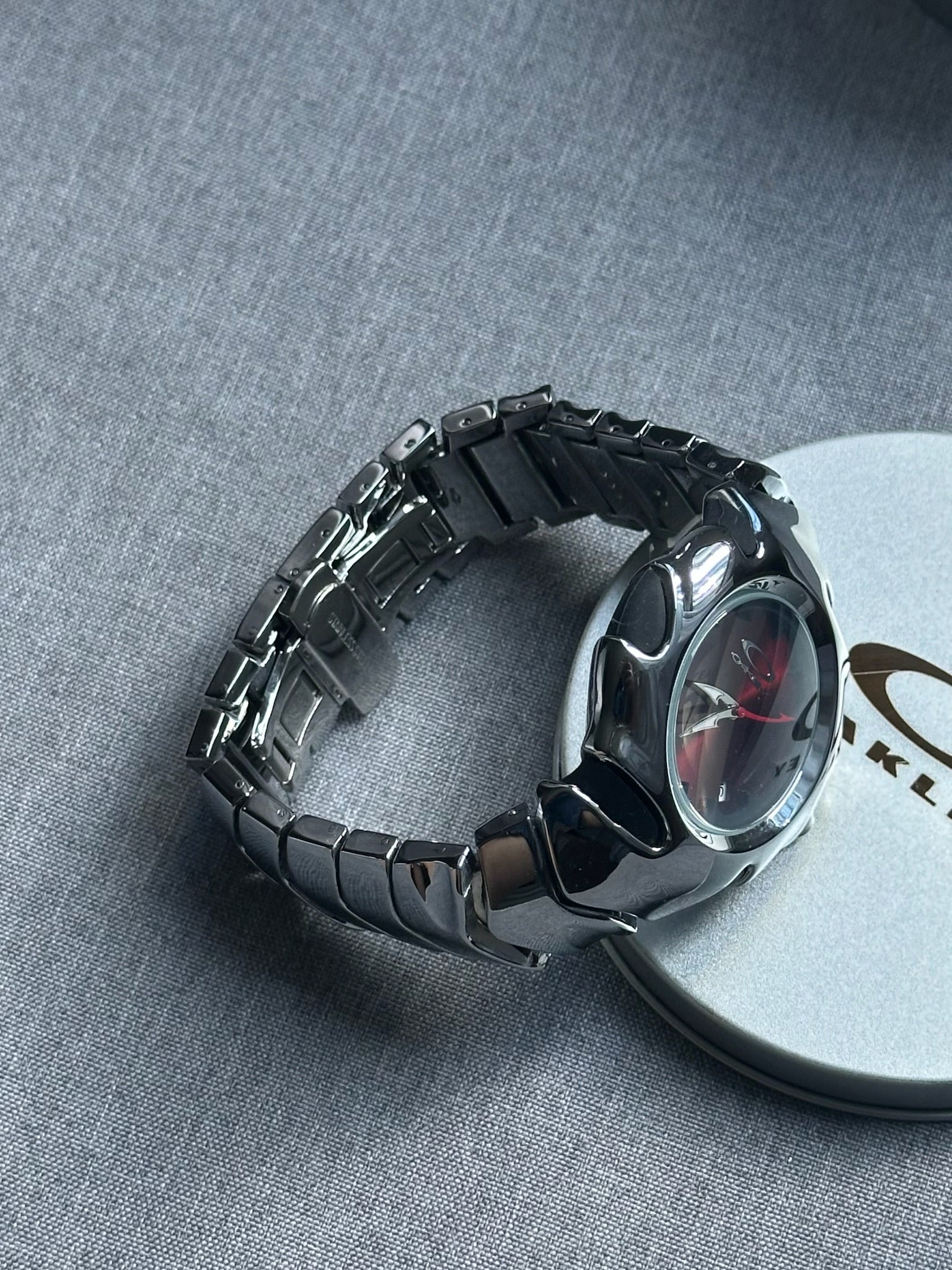 Oakley Blade Watch – Red dial Silver SHINY Stainless Steel, Swiss