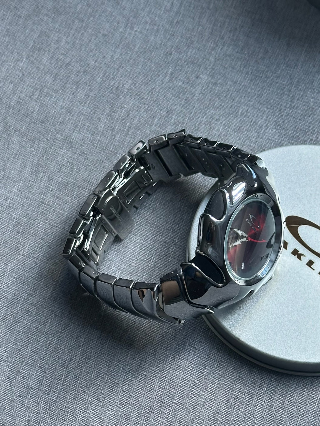 Oakley Blade Watch – Red dial Silver SHINY Stainless Steel, Swiss Movement, Collectible Men’s Watch