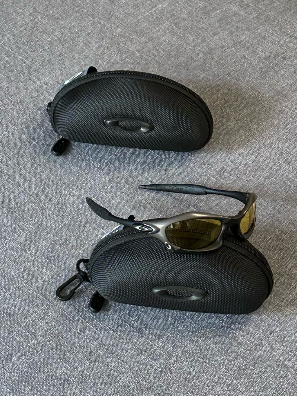 Vintage Oakley Sunglasses: Charcoal Frame, Yellow Lenses with Case