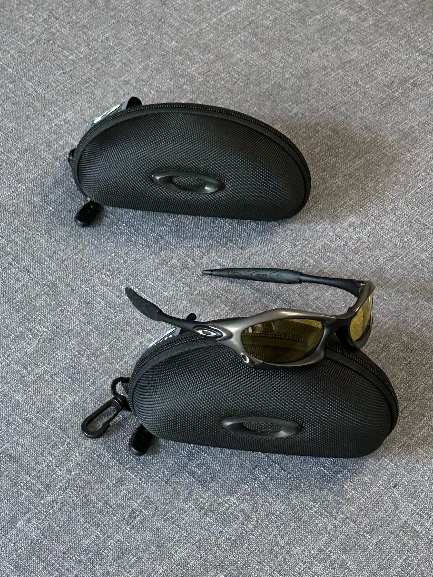 Vintage Oakley Sunglasses: Charcoal Frame, Yellow Lenses with Case