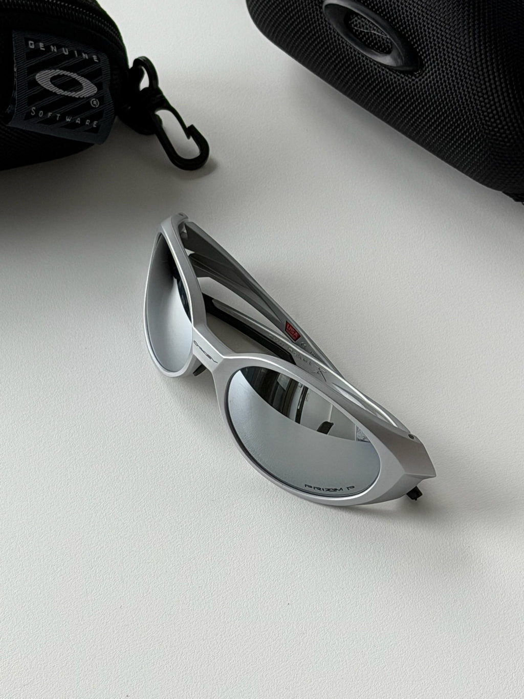 Oakley Eye Jacket Sunglasses – Silver Frame / Silver Mirror Lens | Y2K Wraparound Shades