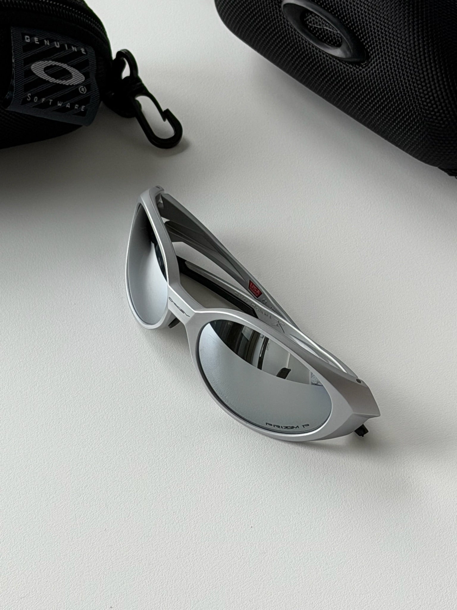 Oakley Eye Jacket Sunglasses – Silver Frame / Silver Mirror Lens | Y2K Wraparound Shades