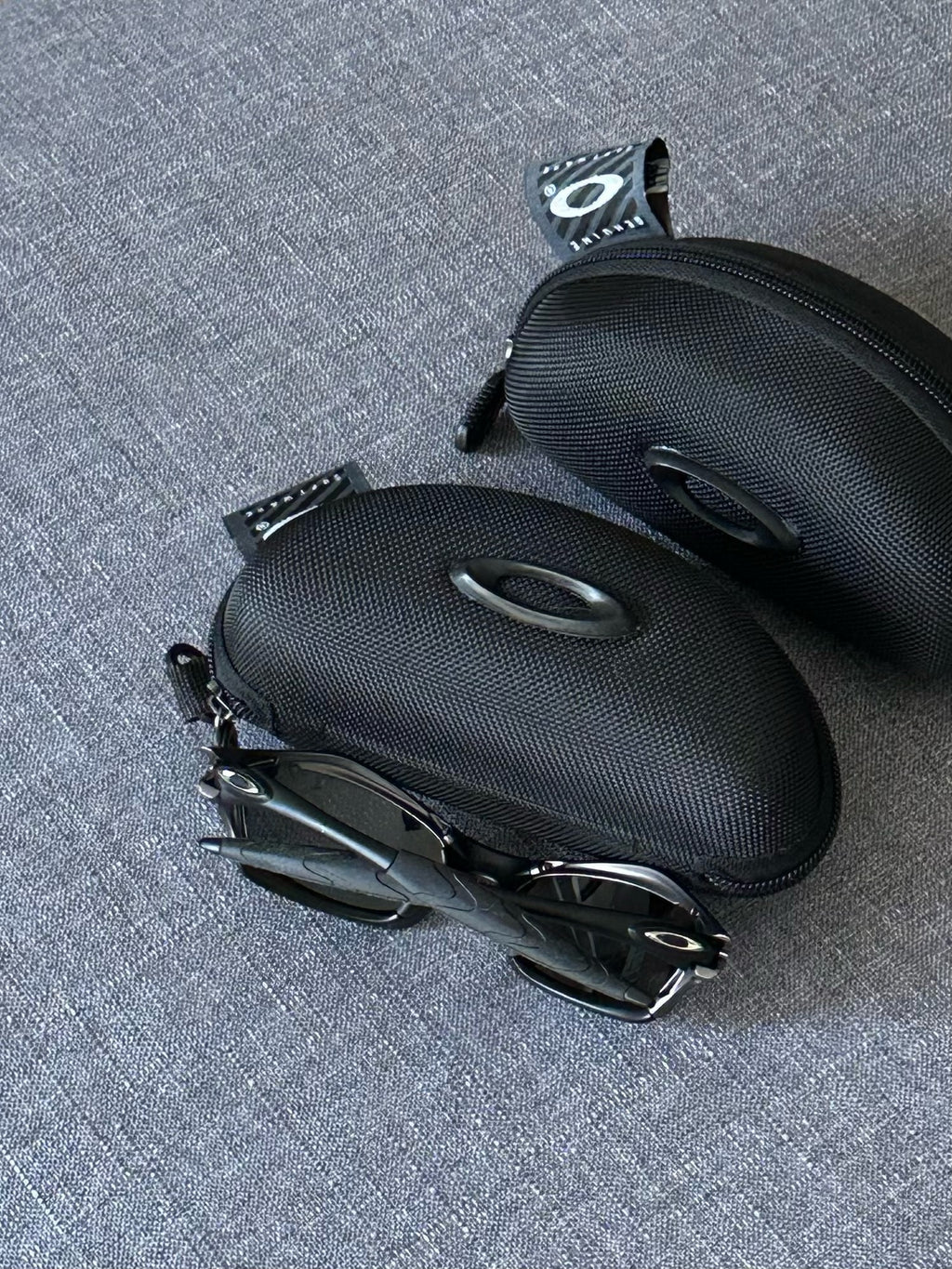 Vintage Oakley Sunglasses: Polished Charcoal Frame, Black Lenses with Case