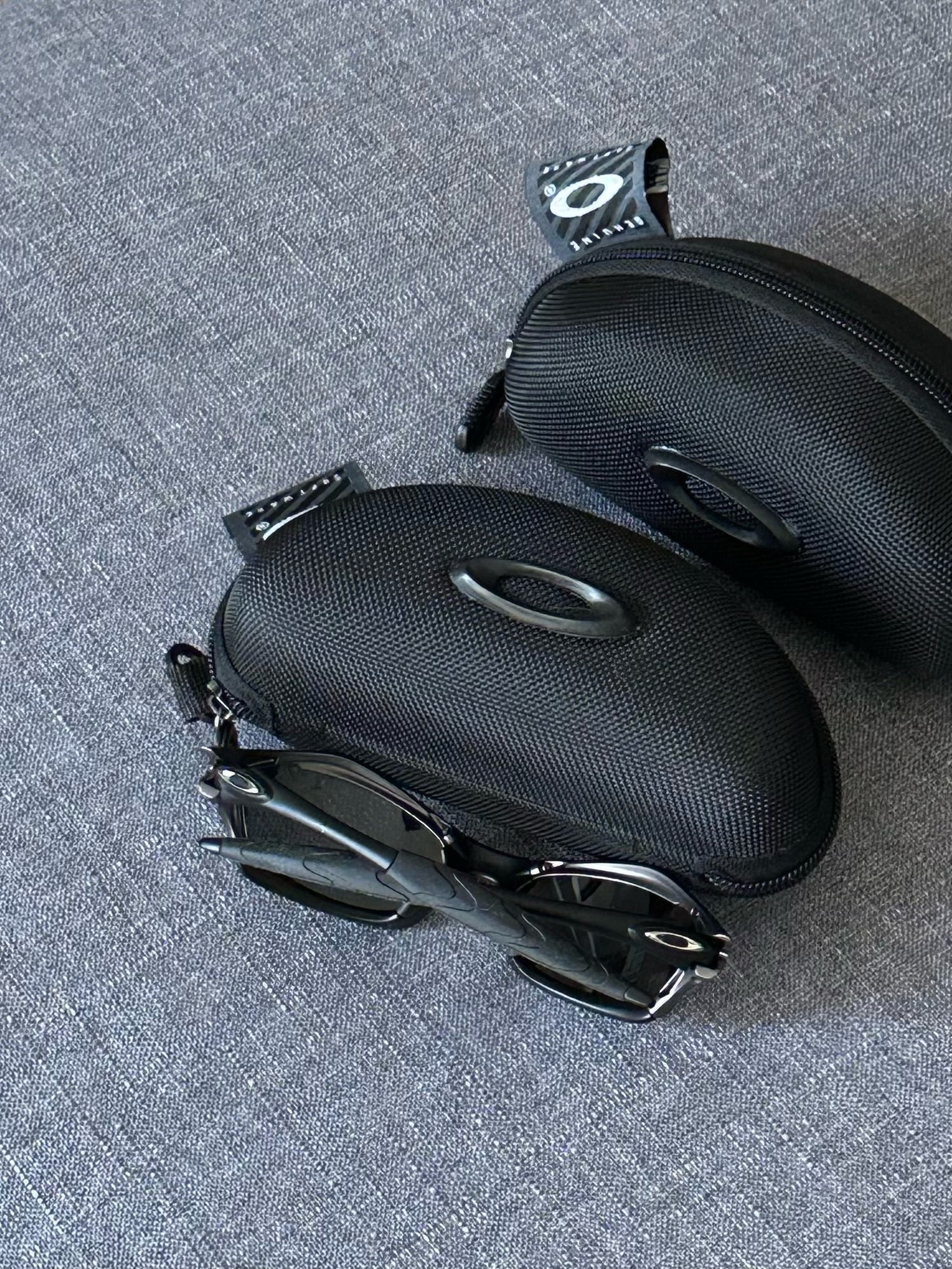 Vintage Oakley Sunglasses: Polished Charcoal Frame, Black Lenses with Case