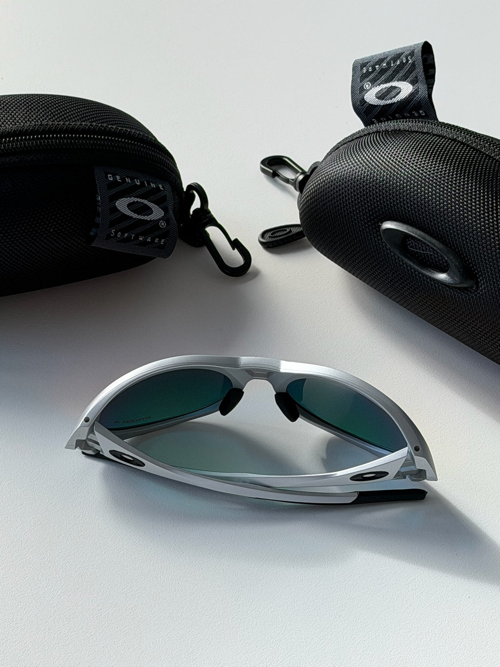 Oakley Eye Jacket Sunglasses – Silver Frame / Fire Iridium Lens | Y2K Wraparound Sports Shades