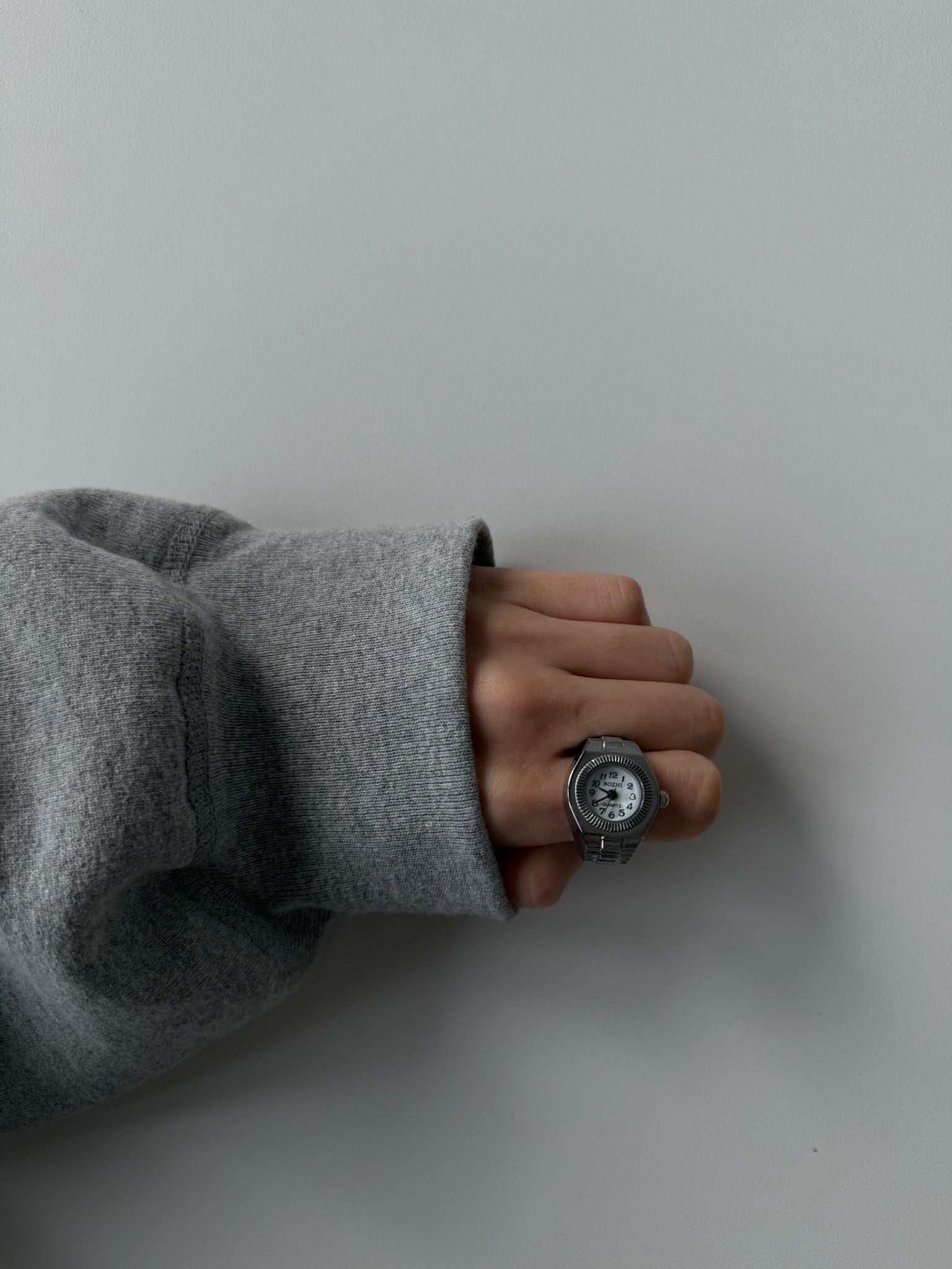 Classic Vintage-Inspired Ring Watch – Adjustable Stainless Steel Finger Watch | Y2K Fashion Accessory