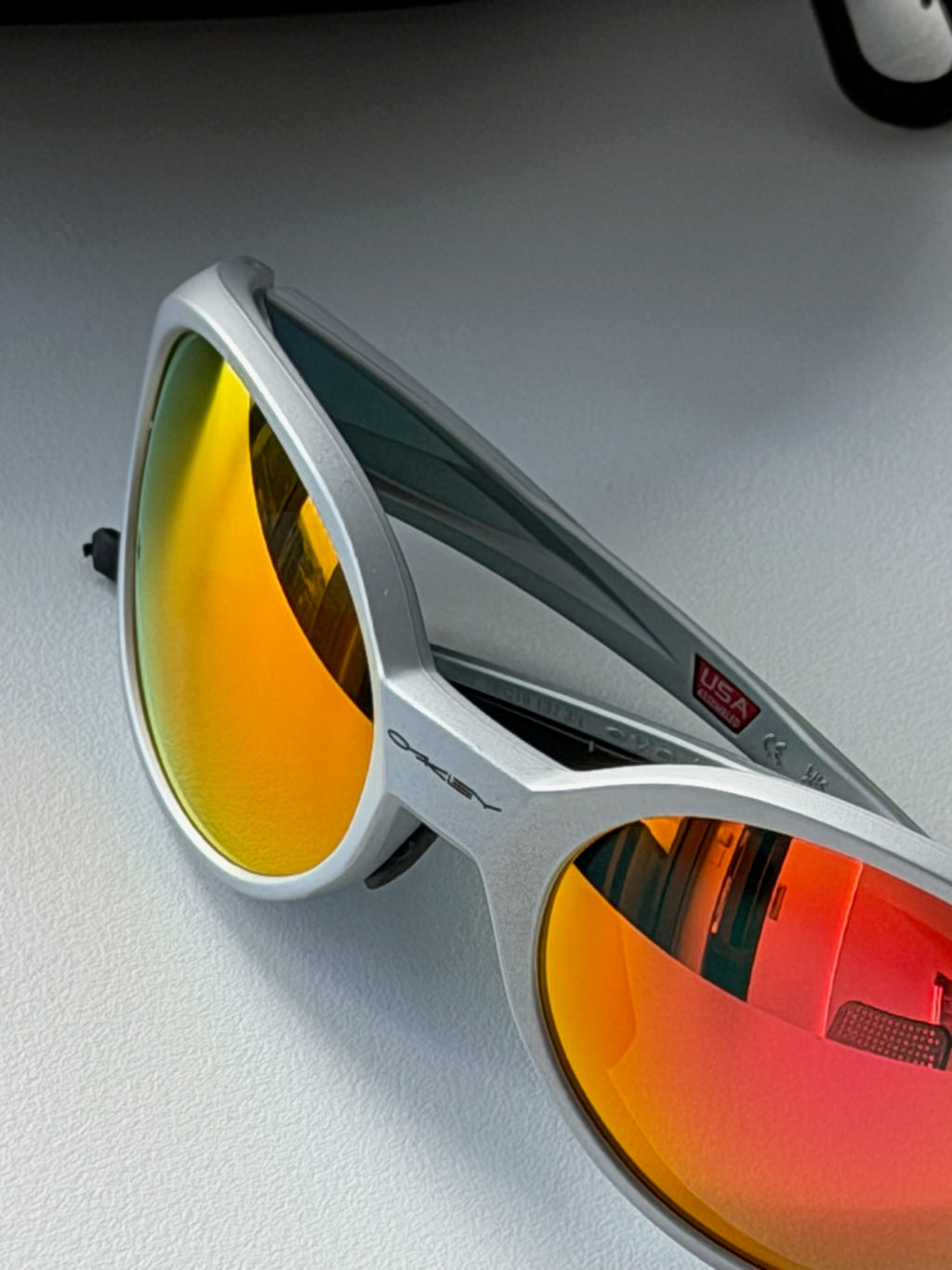 Oakley Eye Jacket Sunglasses – Silver Frame / Fire Iridium Lens | Y2K Wraparound Sports Shades