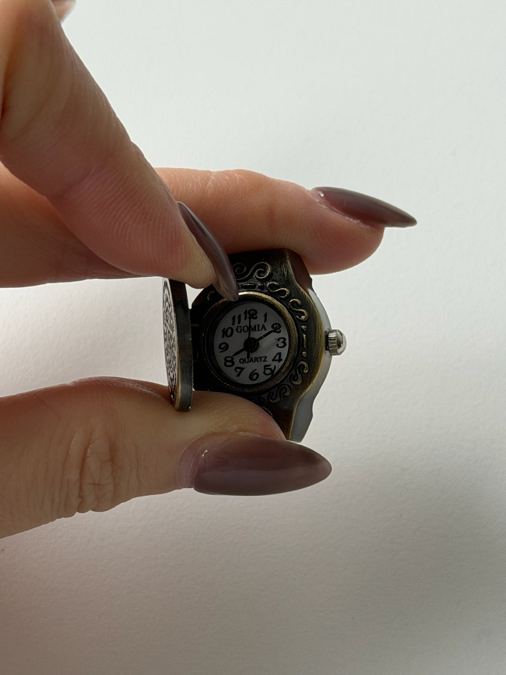 One Piece Inspired Secret Ring Watch – Adjustable Pirate Skull Finger Watch | Vintage Anime Collectible Jewellery