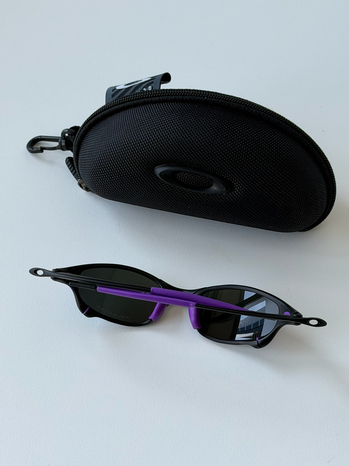 Vintage Oakley Juliet 1.0 – Black Frame / Purple Lens with Purple Accents