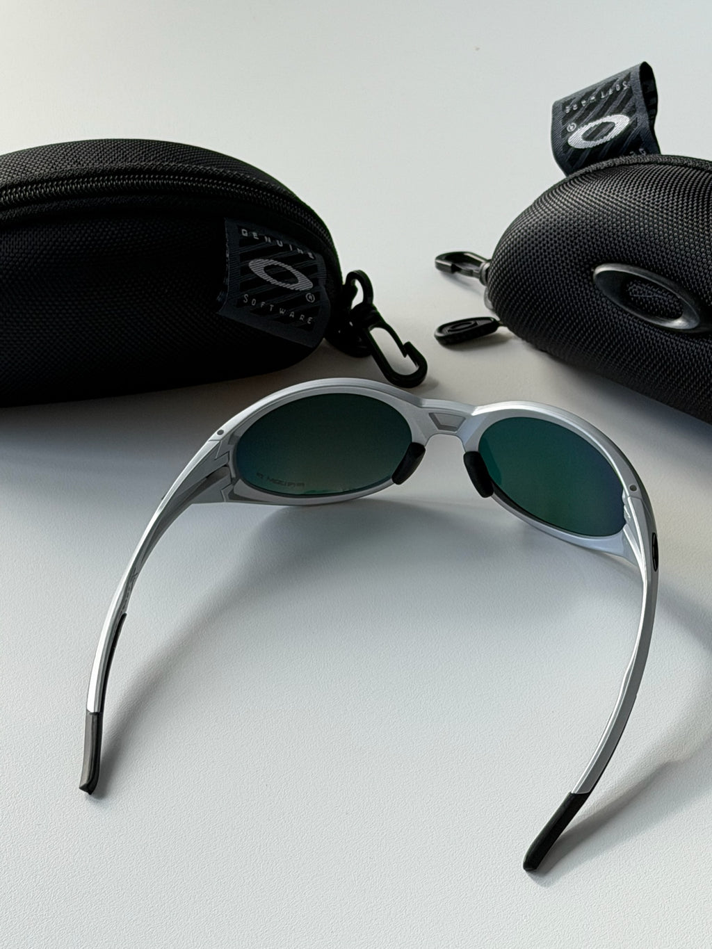 Oakley Eye Jacket Sunglasses – Silver Frame / Fire Iridium Lens | Y2K Wraparound Sports Shades