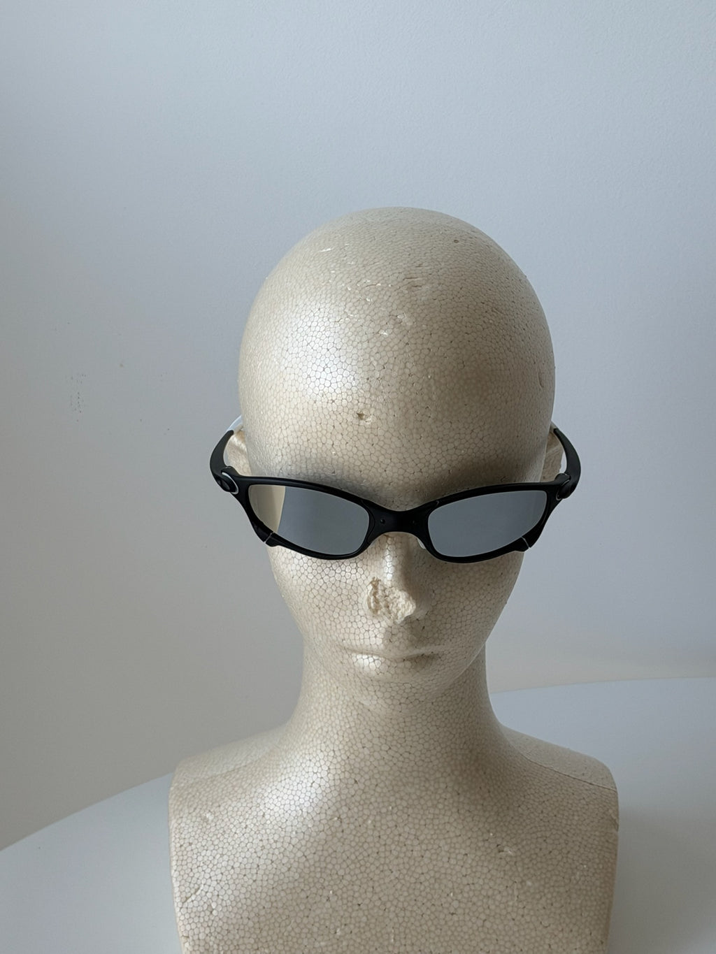 Vintage Oakley Juliet 1.0 – Black Frame / Silver Mirror Lens