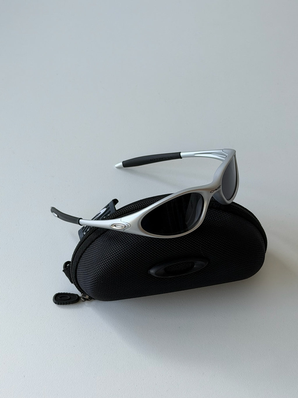 Oakley Eye Jacket Gen 1 Sunglasses – Silver / Black