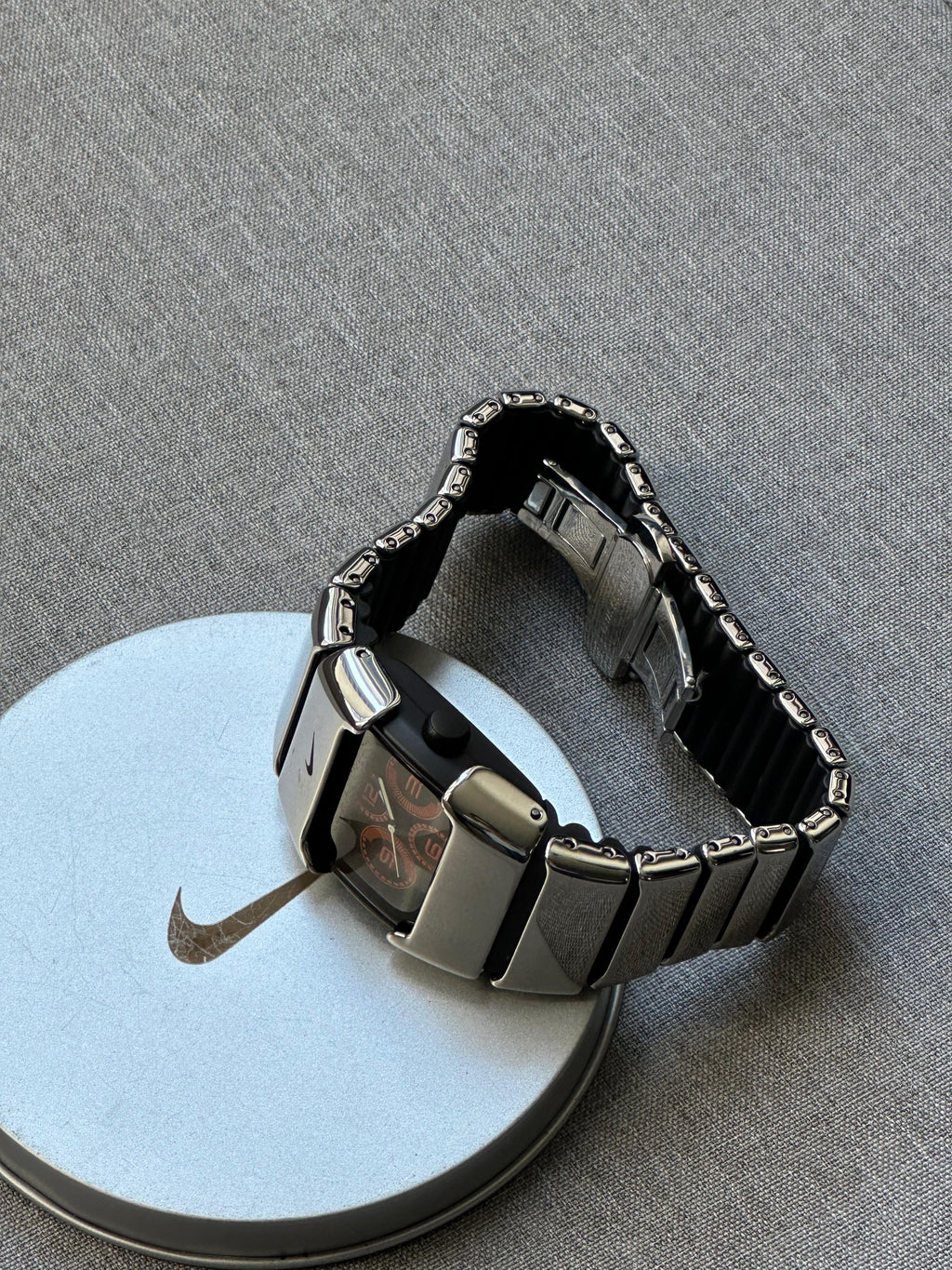 Nike D-Line Shiny Silver Analogue Watch with Orange Dial | Rare Collectible | Unisex Retro Sports Timepiece