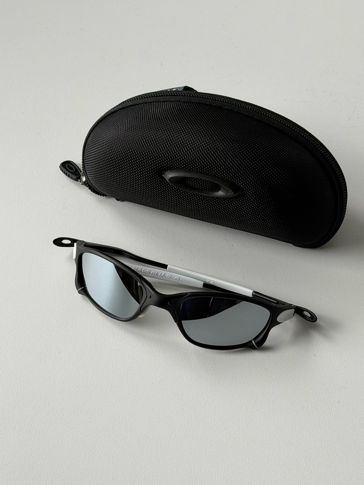 Vintage Oakley Juliet 2.0 – Black Frame / Silver Mirror Lens